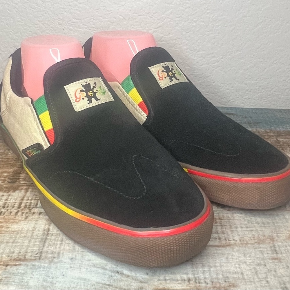 Etnies Marana Slip-On with Rasta Pattern